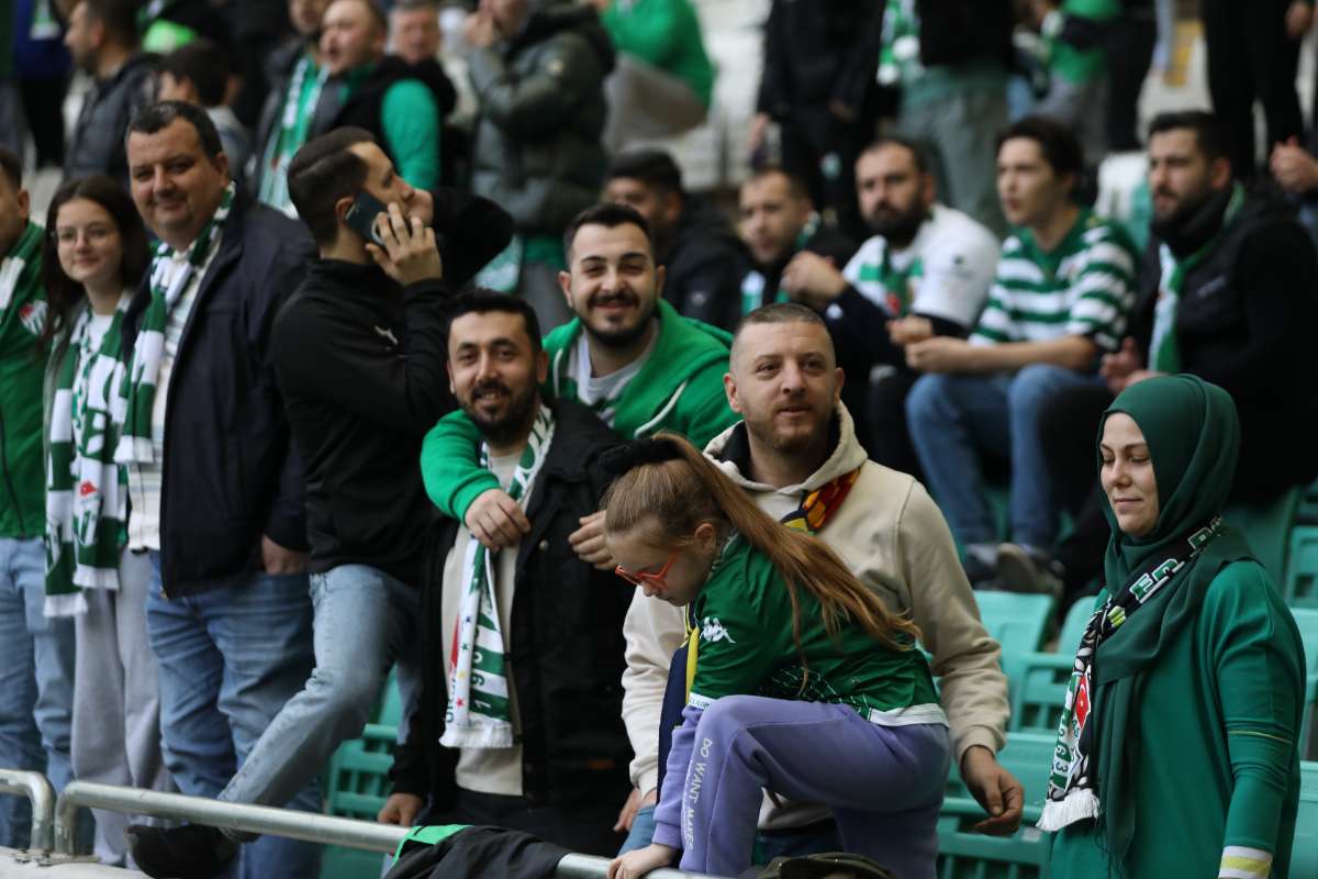 (FOTO GALERİ) Bursaspor-Silifke Belediyespor Taraftar Fotoğrafları