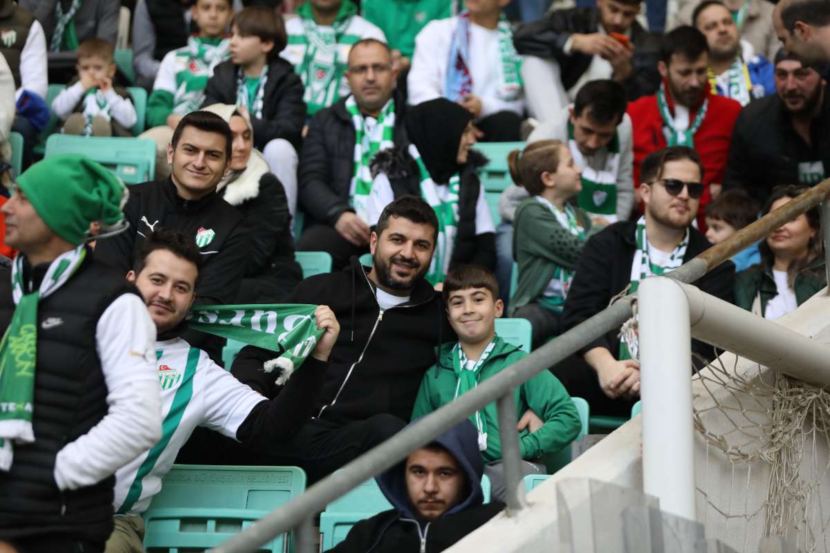 (FOTO GALERİ) Bursaspor-Silifke Belediyespor Taraftar Fotoğrafları