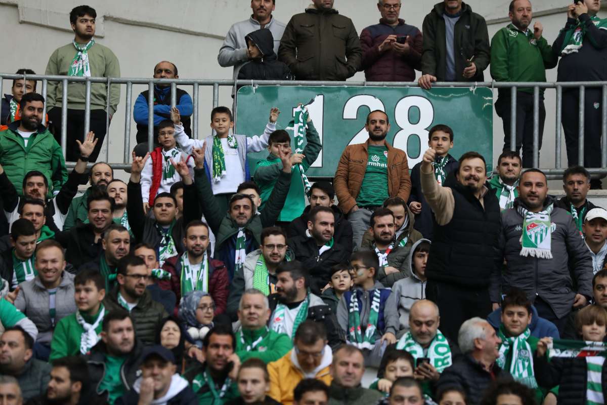 (FOTO GALERİ) Bursaspor-Silifke Belediyespor Taraftar Fotoğrafları