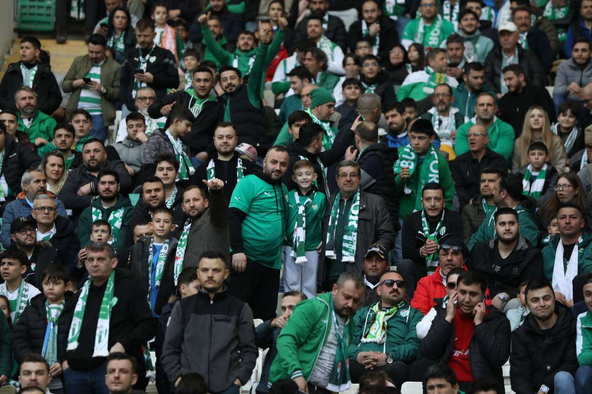 (FOTO GALERİ) Bursaspor-Silifke Belediyespor Taraftar Fotoğrafları