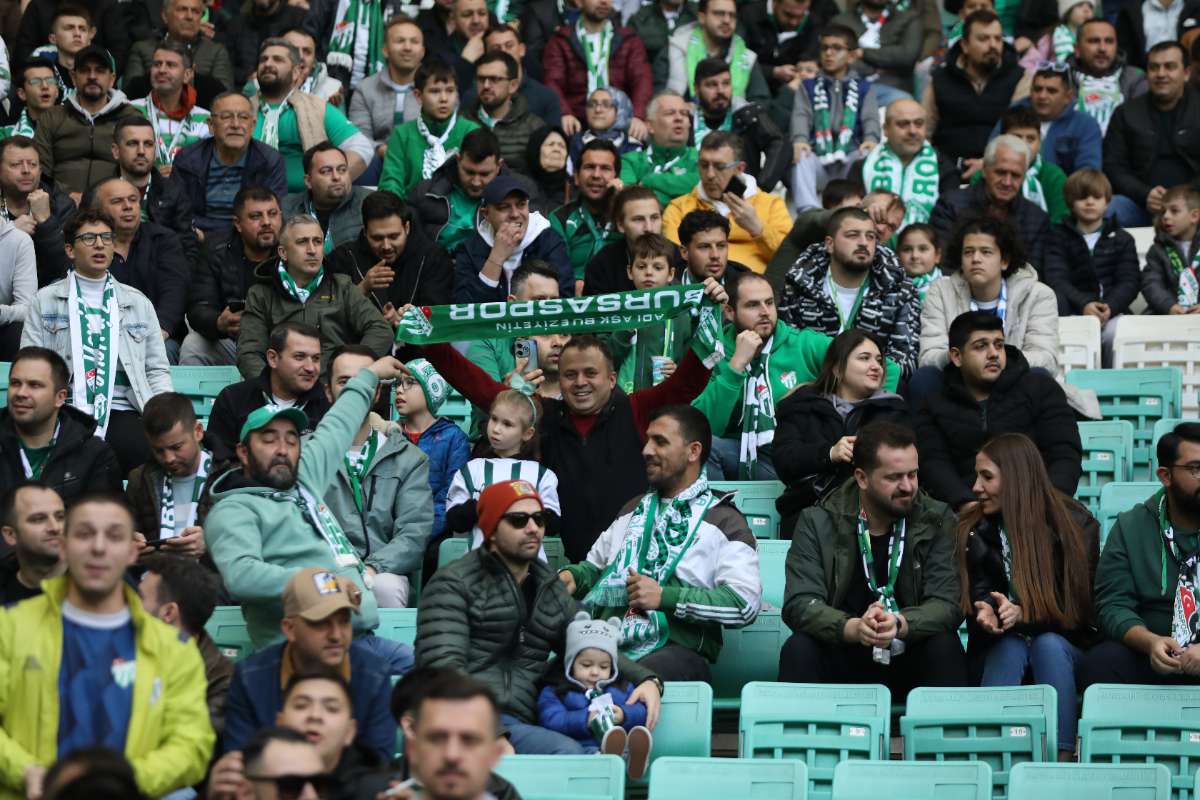 (FOTO GALERİ) Bursaspor-Silifke Belediyespor Taraftar Fotoğrafları