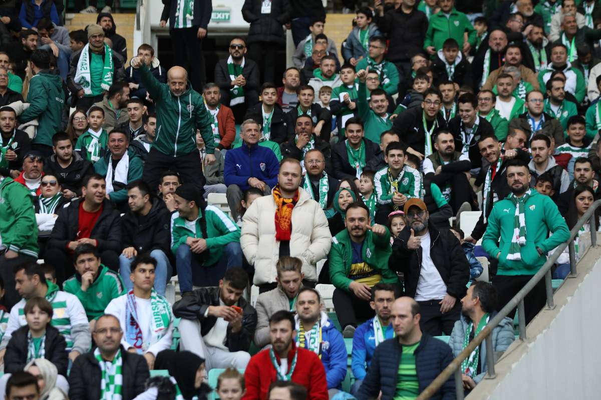 (FOTO GALERİ) Bursaspor-Silifke Belediyespor Taraftar Fotoğrafları