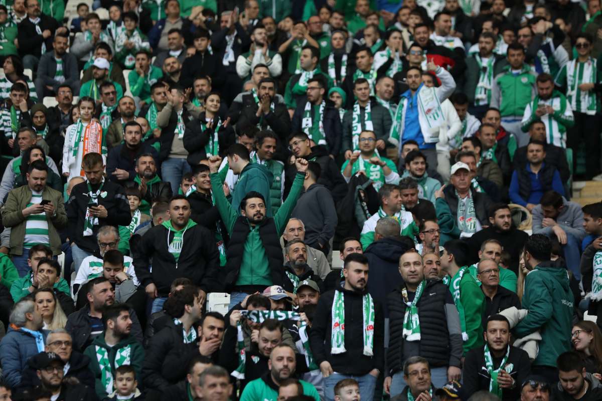 (FOTO GALERİ) Bursaspor-Silifke Belediyespor Taraftar Fotoğrafları