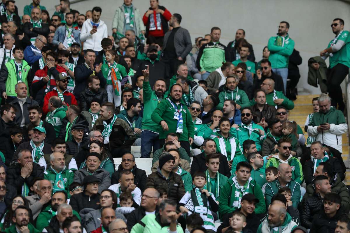 (FOTO GALERİ) Bursaspor-Silifke Belediyespor Taraftar Fotoğrafları