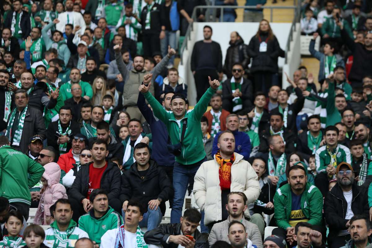 (FOTO GALERİ) Bursaspor-Silifke Belediyespor Taraftar Fotoğrafları