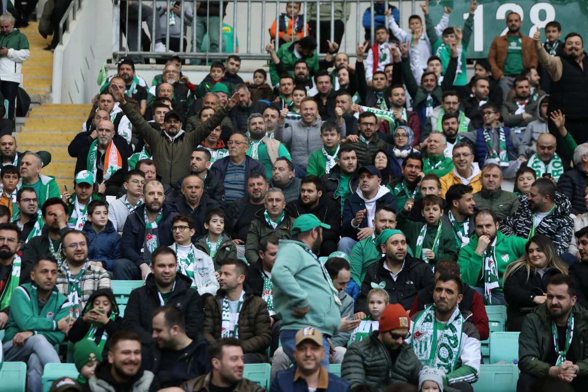 (FOTO GALERİ) Bursaspor-Silifke Belediyespor Taraftar Fotoğrafları
