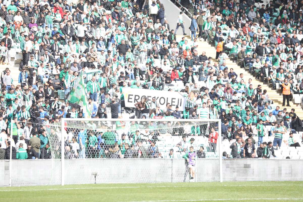 (FOTO GALERİ) Bursaspor-Silifke Belediyespor Taraftar Fotoğrafları