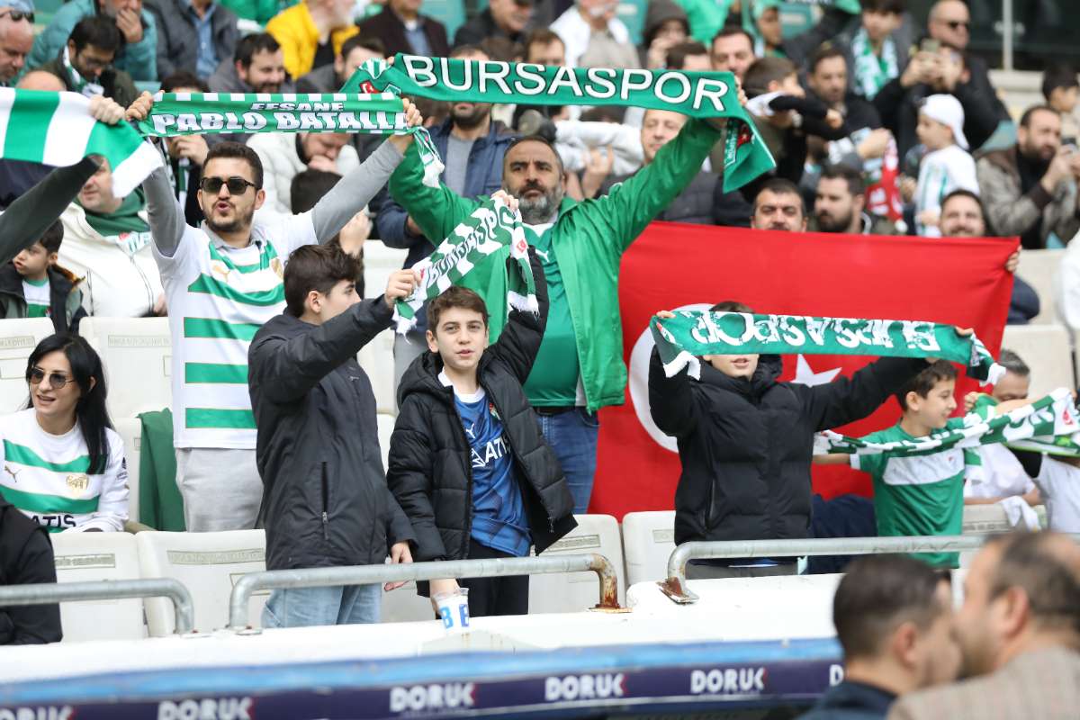 (FOTO GALERİ) Bursaspor-Silifke Belediyespor Taraftar Fotoğrafları