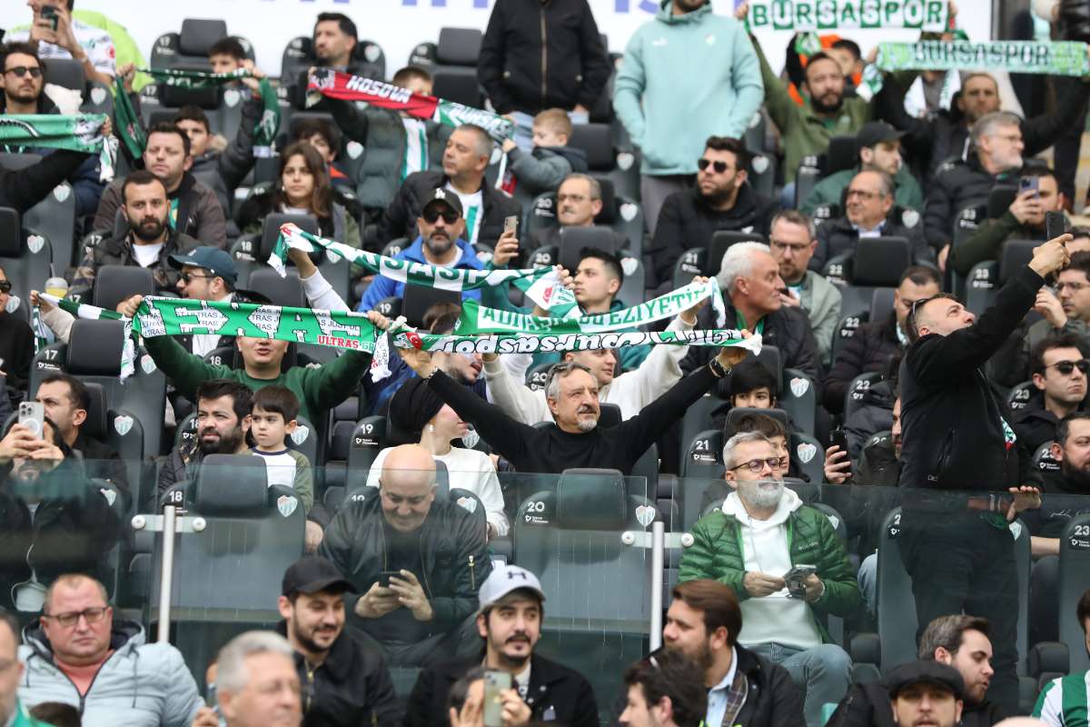 (FOTO GALERİ) Bursaspor-Silifke Belediyespor Taraftar Fotoğrafları