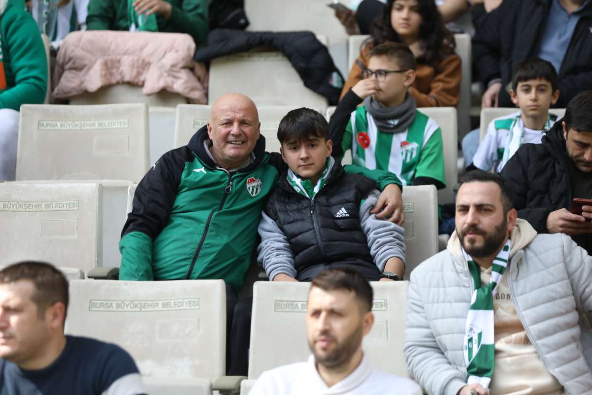 (FOTO GALERİ) Bursaspor-Silifke Belediyespor Taraftar Fotoğrafları