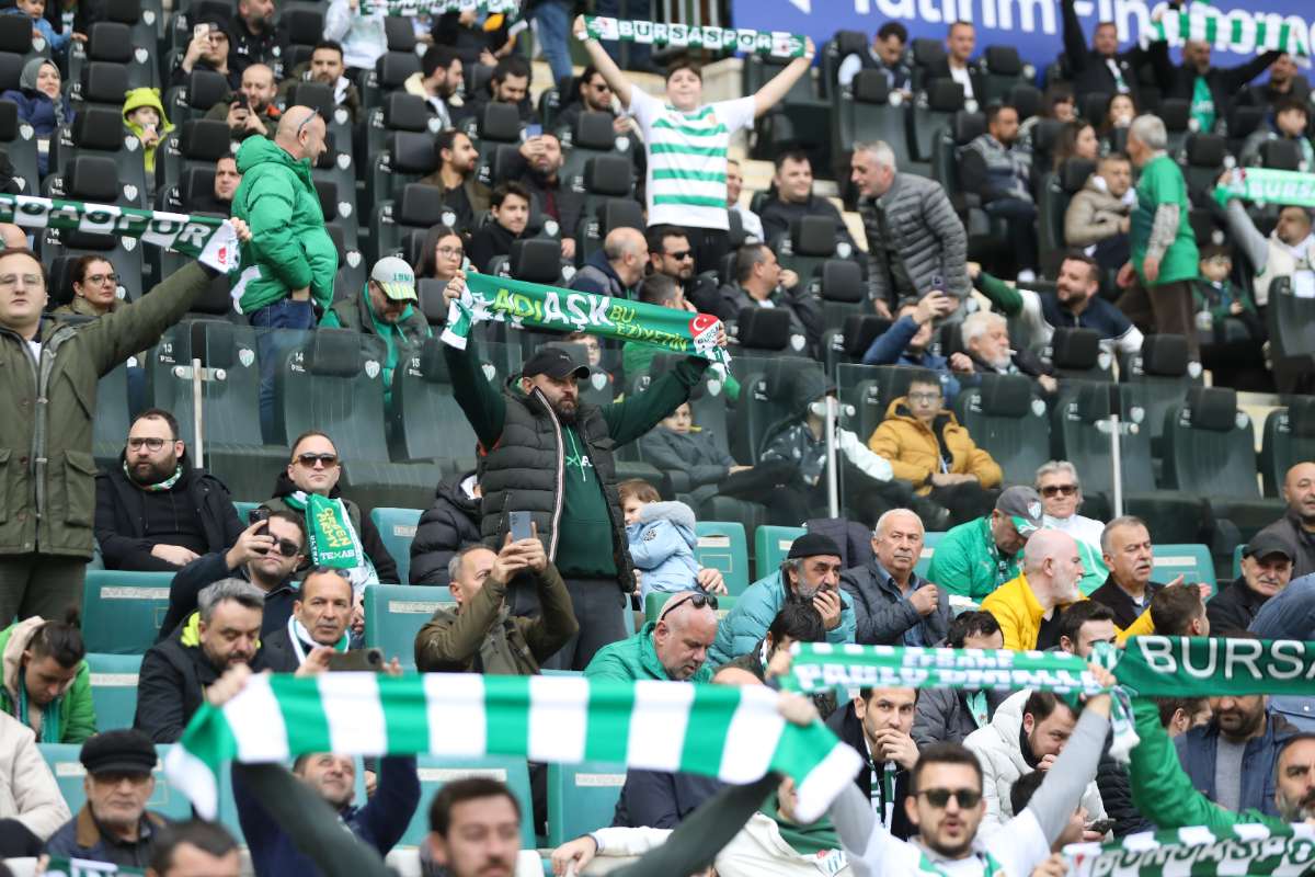 (FOTO GALERİ) Bursaspor-Silifke Belediyespor Taraftar Fotoğrafları
