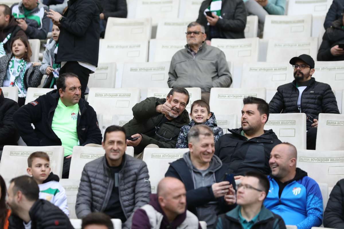 (FOTO GALERİ) Bursaspor-Silifke Belediyespor Taraftar Fotoğrafları