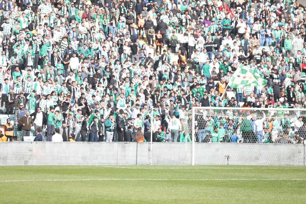 (FOTO GALERİ) Bursaspor-Silifke Belediyespor Taraftar Fotoğrafları
