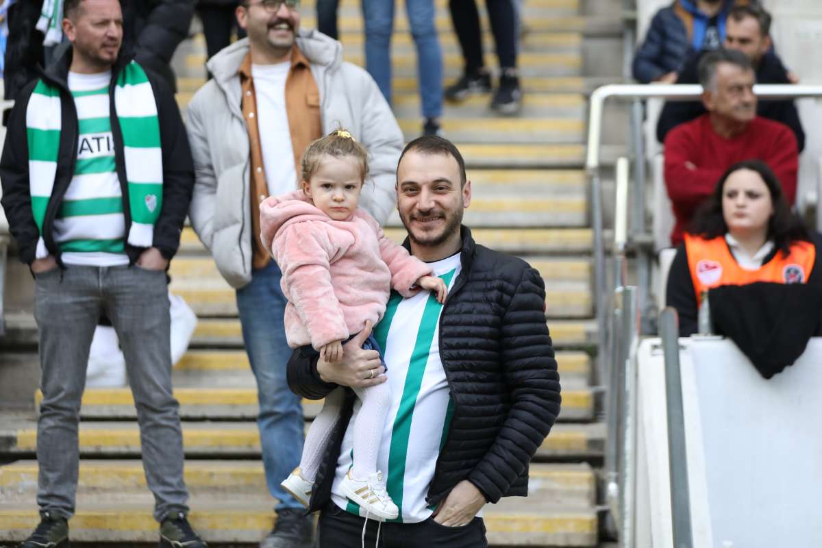 (FOTO GALERİ) Bursaspor-Silifke Belediyespor Taraftar Fotoğrafları