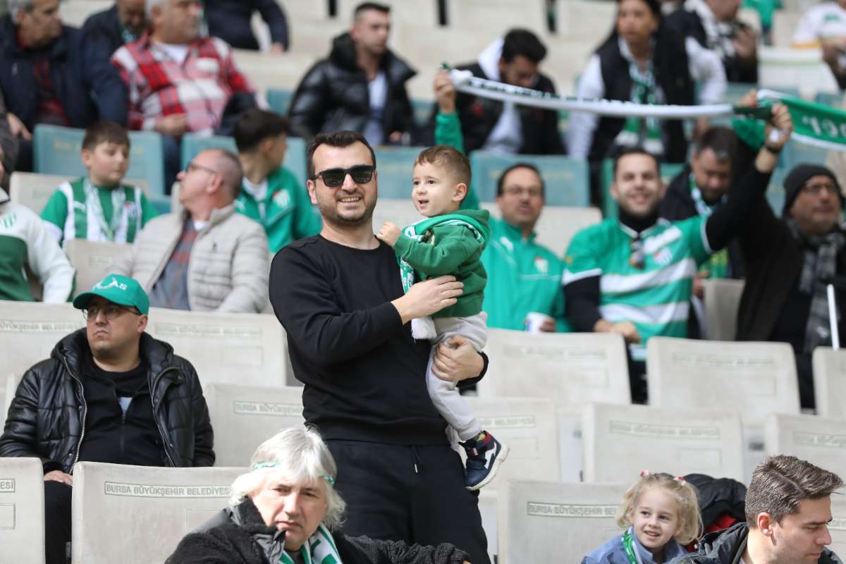 (FOTO GALERİ) Bursaspor-Silifke Belediyespor Taraftar Fotoğrafları