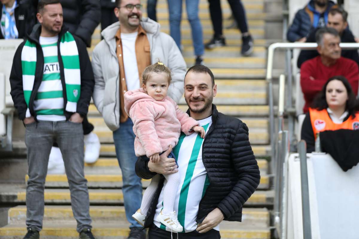 (FOTO GALERİ) Bursaspor-Silifke Belediyespor Taraftar Fotoğrafları