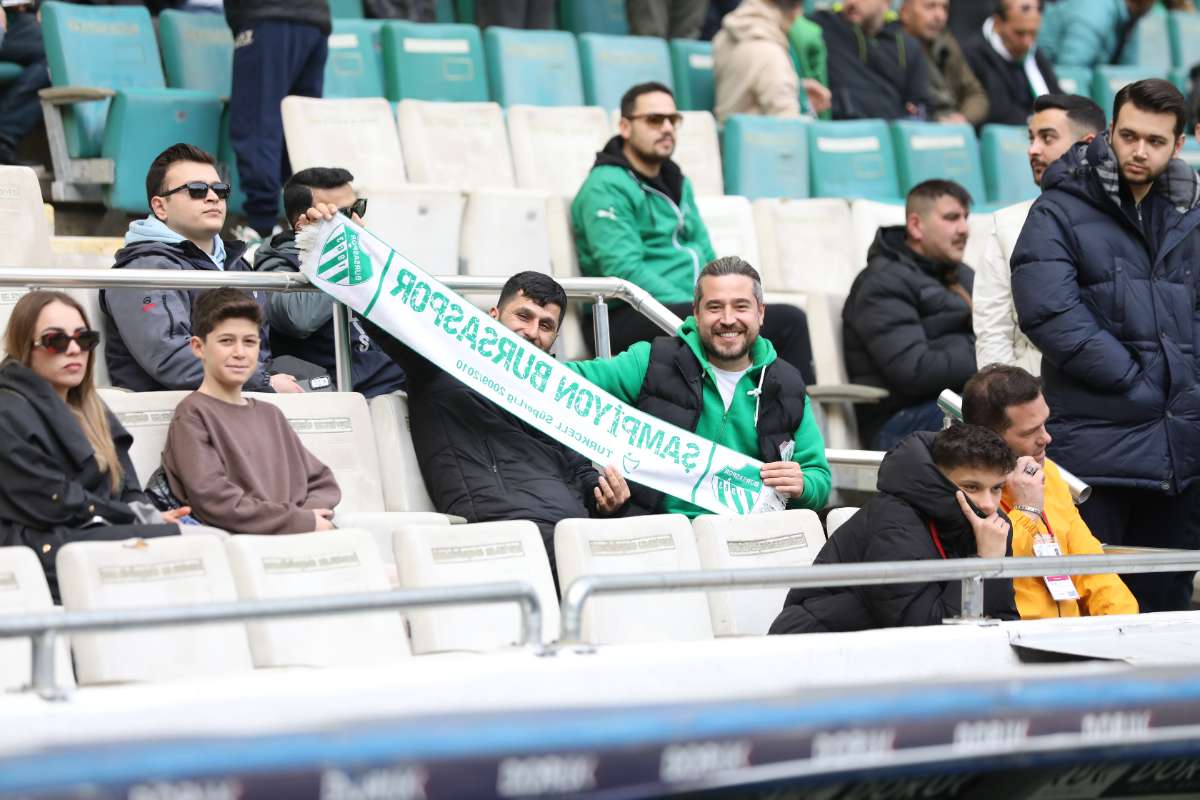 (FOTO GALERİ) Bursaspor-Silifke Belediyespor Taraftar Fotoğrafları