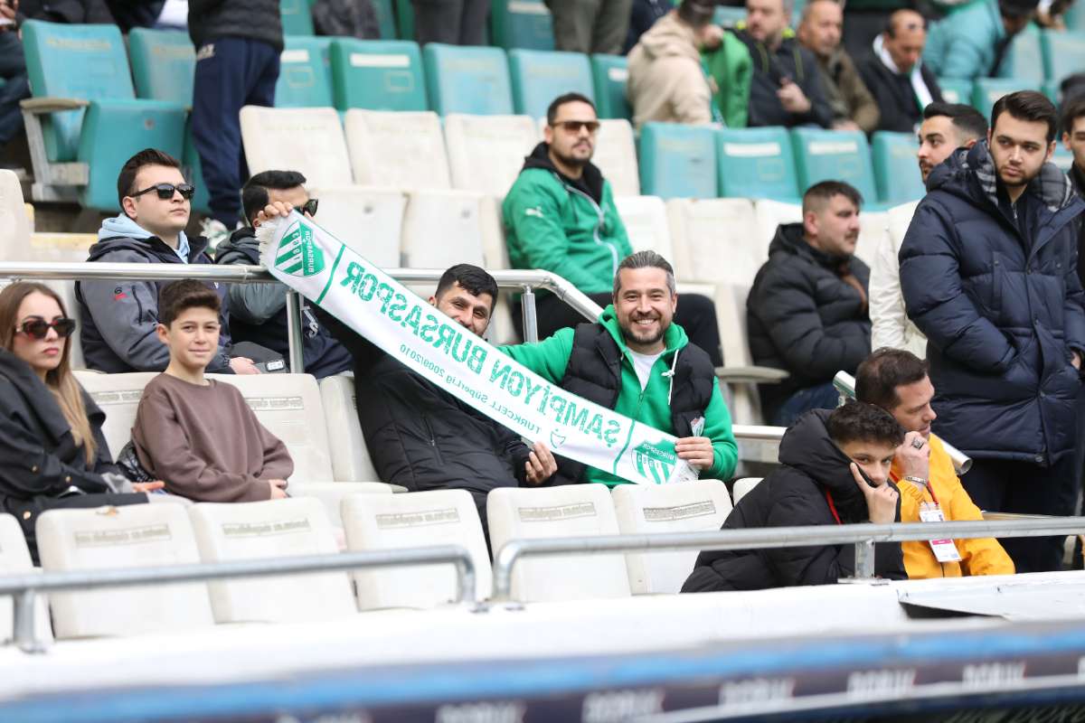 (FOTO GALERİ) Bursaspor-Silifke Belediyespor Taraftar Fotoğrafları