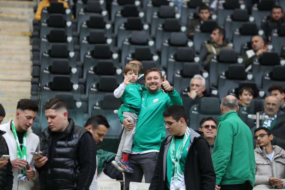 (FOTO GALERİ) Bursaspor-Silifke Belediyespor Taraftar Fotoğrafları