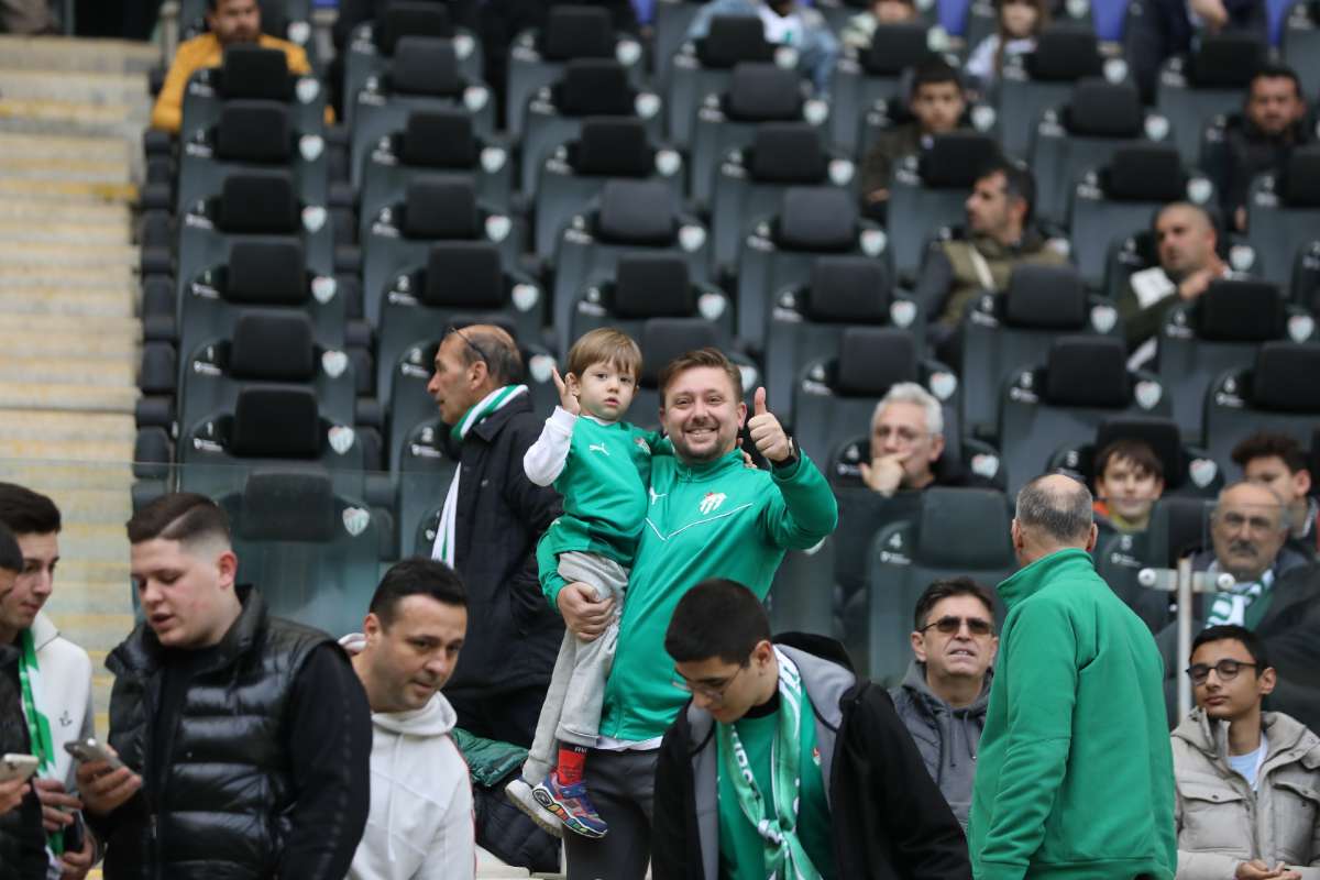 (FOTO GALERİ) Bursaspor-Silifke Belediyespor Taraftar Fotoğrafları