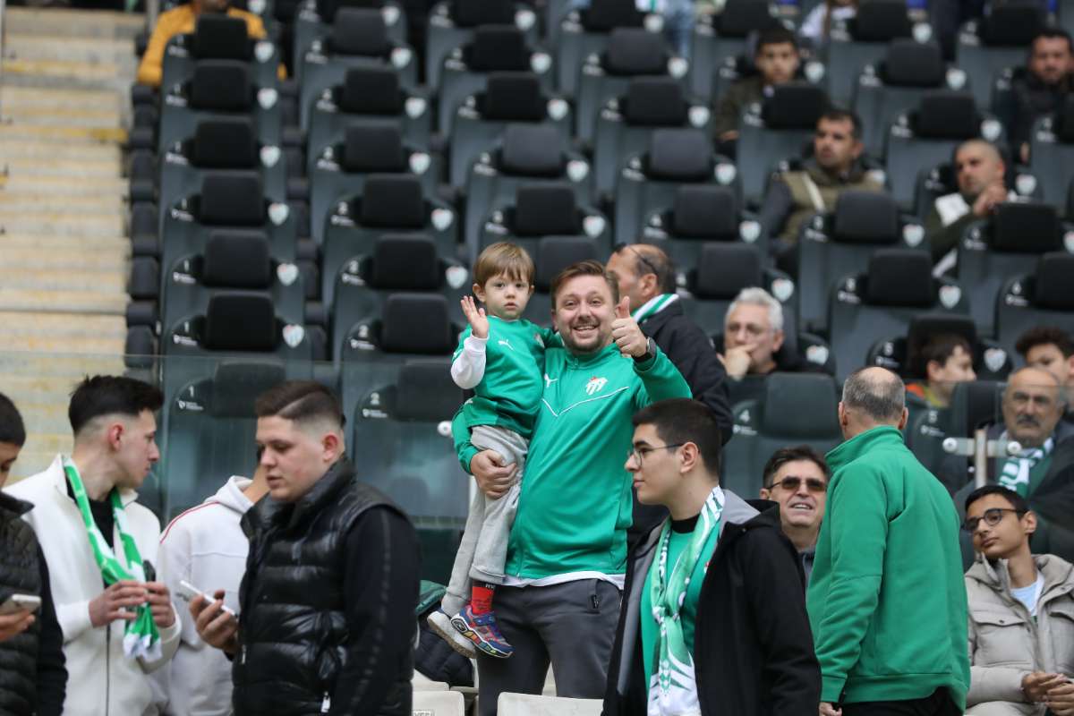 (FOTO GALERİ) Bursaspor-Silifke Belediyespor Taraftar Fotoğrafları