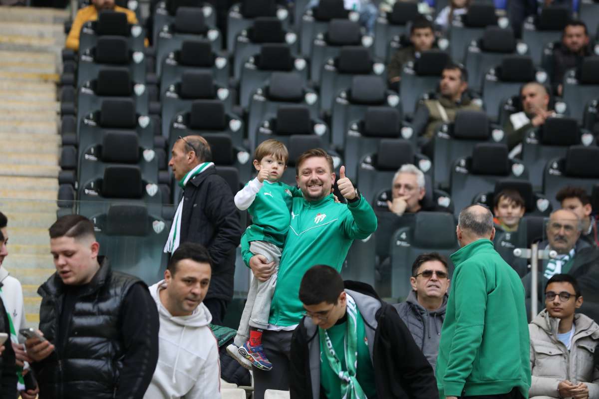 (FOTO GALERİ) Bursaspor-Silifke Belediyespor Taraftar Fotoğrafları