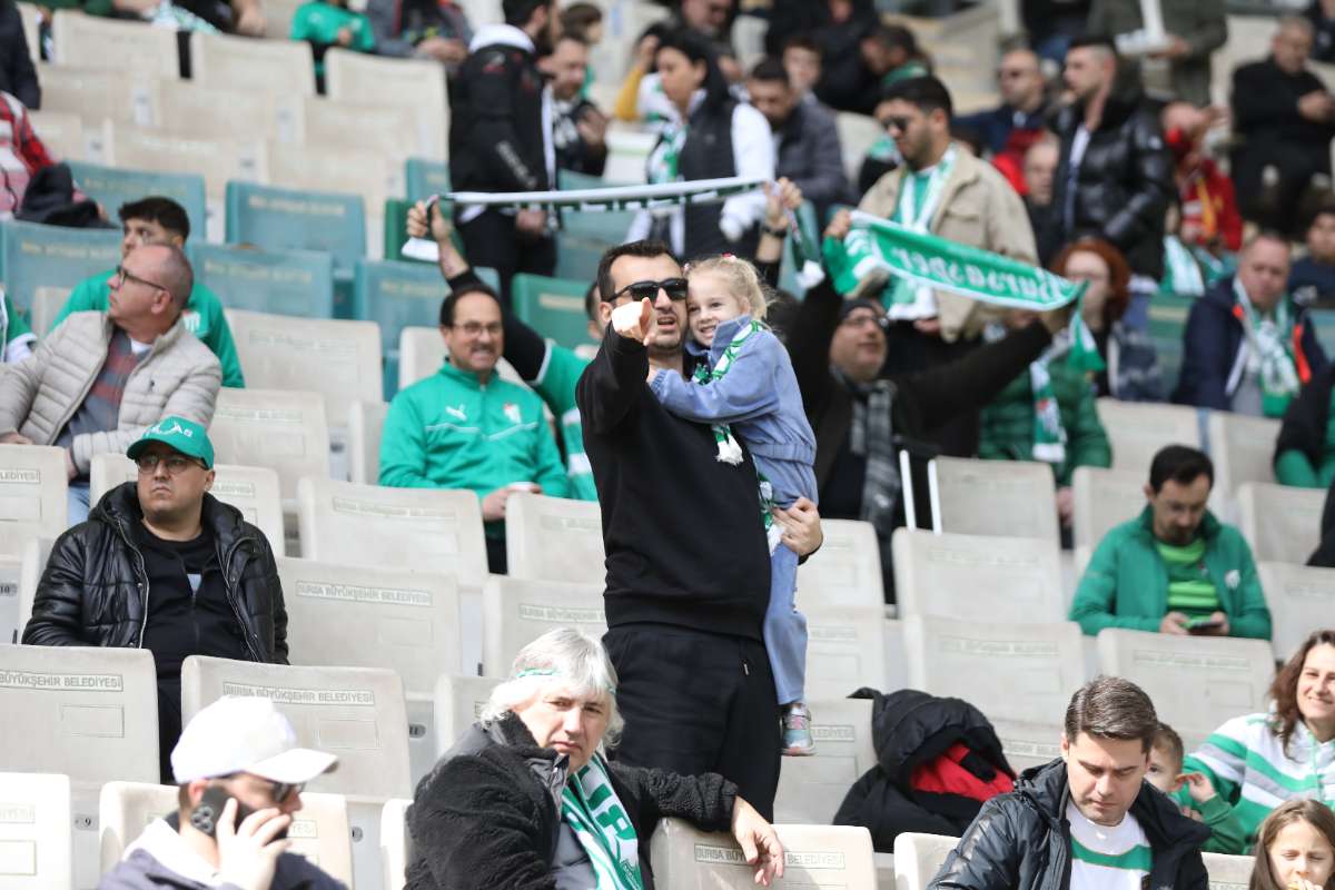 (FOTO GALERİ) Bursaspor-Silifke Belediyespor Taraftar Fotoğrafları