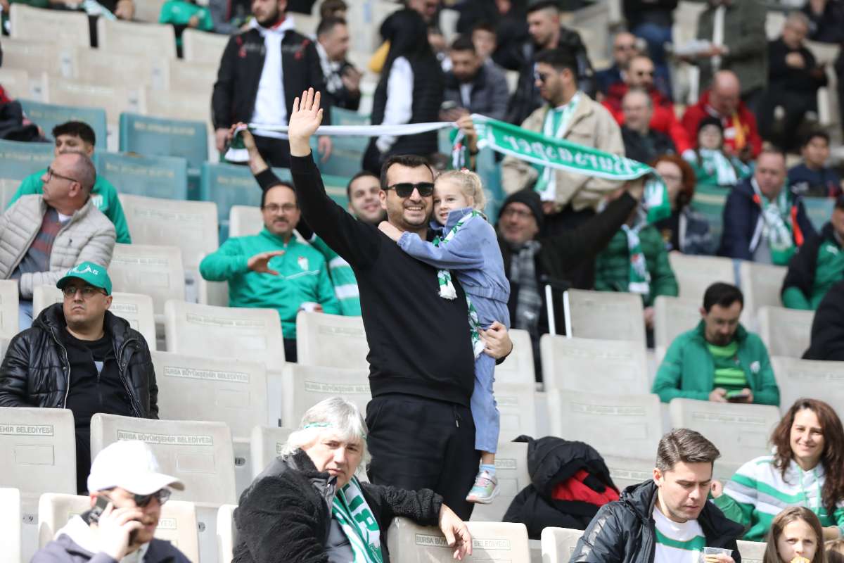 (FOTO GALERİ) Bursaspor-Silifke Belediyespor Taraftar Fotoğrafları