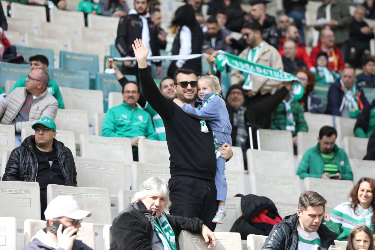 (FOTO GALERİ) Bursaspor-Silifke Belediyespor Taraftar Fotoğrafları