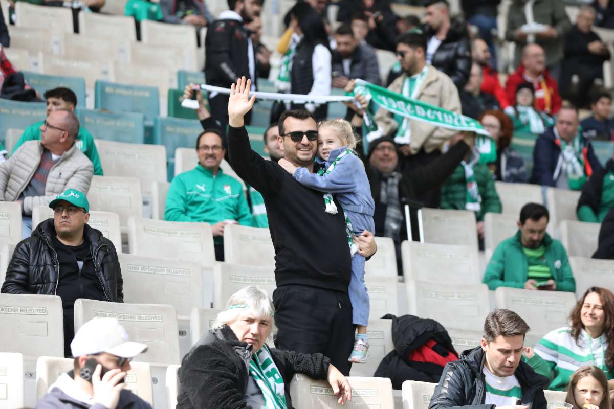 (FOTO GALERİ) Bursaspor-Silifke Belediyespor Taraftar Fotoğrafları