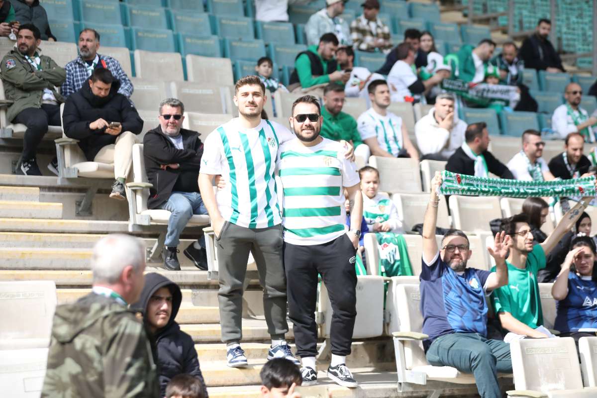 (FOTO GALERİ) Bursaspor-Silifke Belediyespor Taraftar Fotoğrafları
