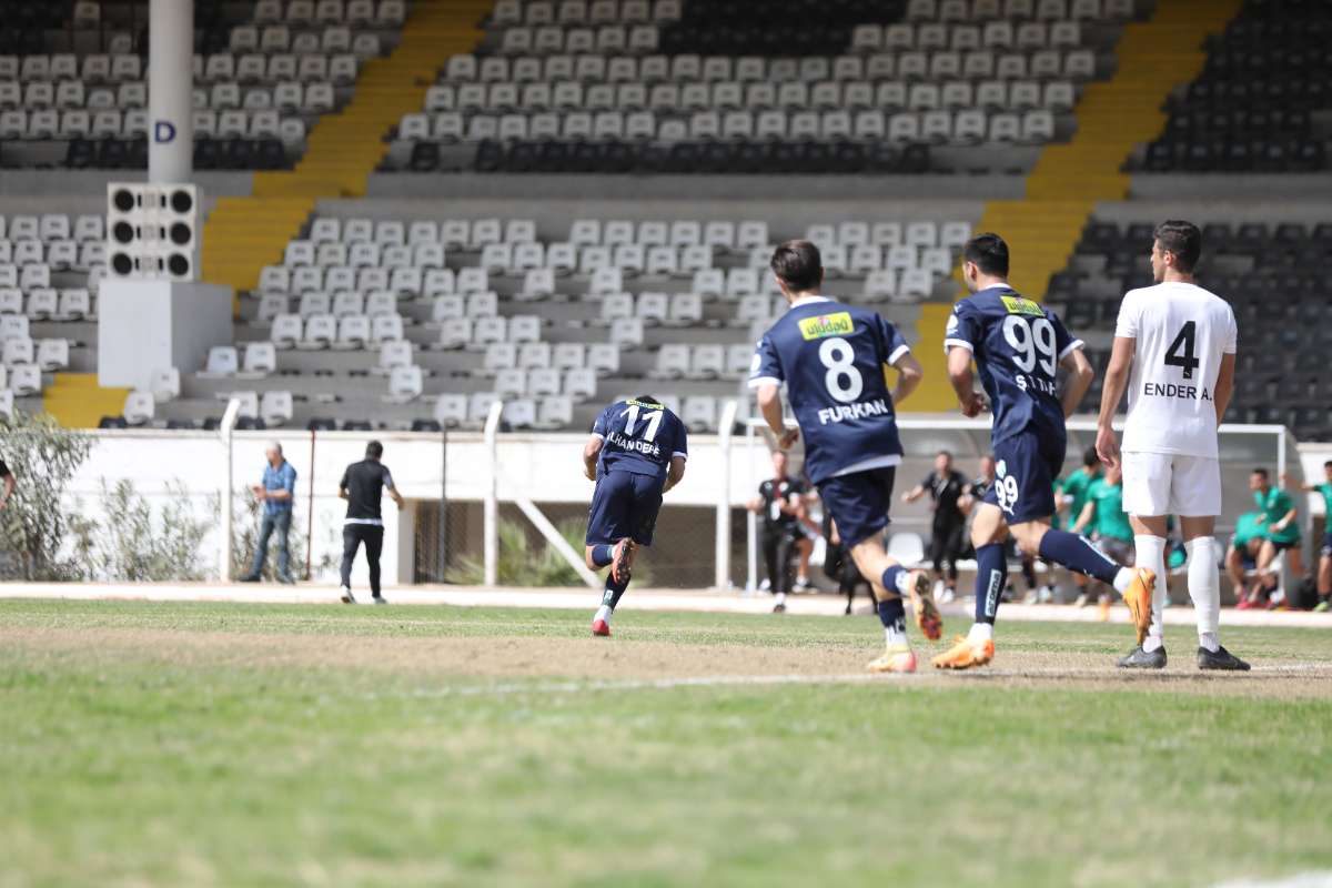 (FOTO GALERİ) KUŞADASISPOR - BURSASPOR FOTOĞRAFLARI