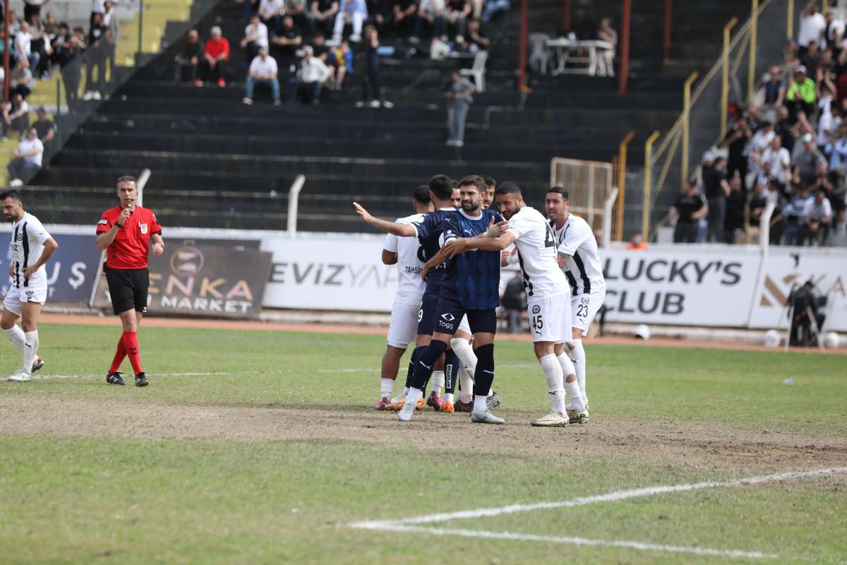(FOTO GALERİ) KUŞADASISPOR - BURSASPOR FOTOĞRAFLARI