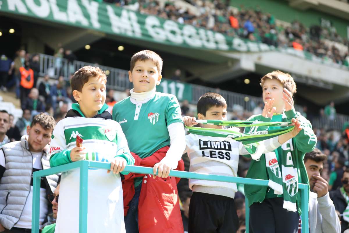 (FOTO GALERİ) Bursaspor-Kırşehir Belediyespor Maçından Taraftar Fotoğrafları