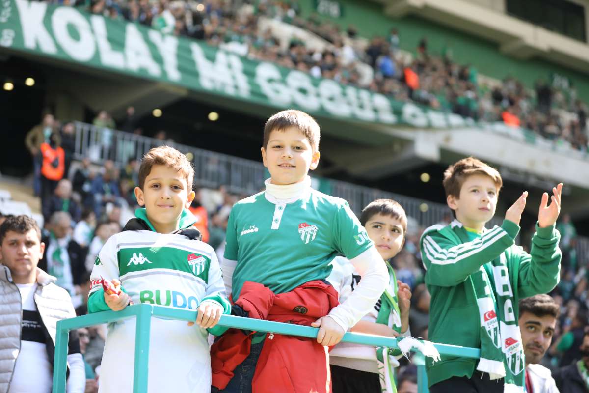 (FOTO GALERİ) Bursaspor-Kırşehir Belediyespor Maçından Taraftar Fotoğrafları