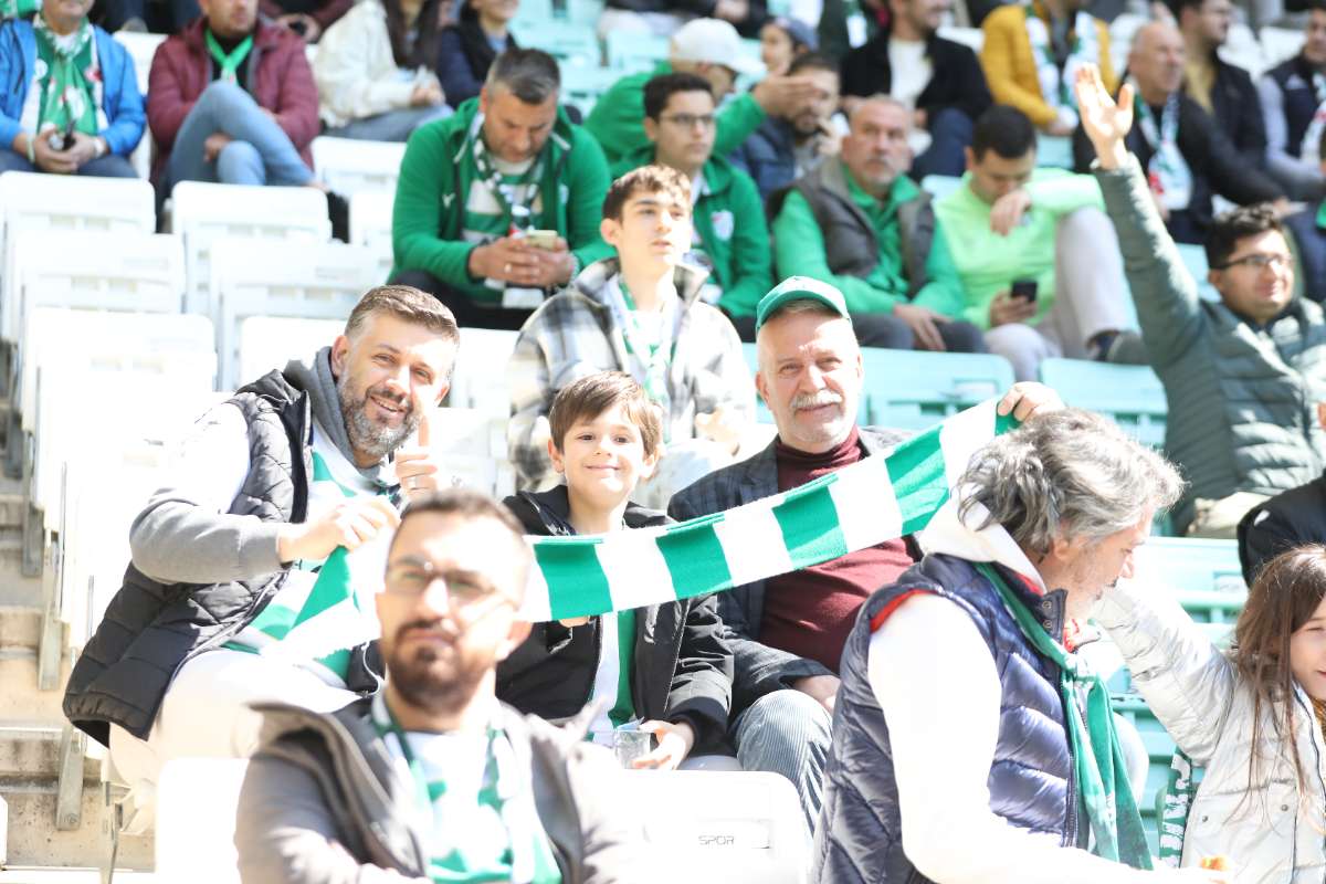 (FOTO GALERİ) Bursaspor-Kırşehir Belediyespor Maçından Taraftar Fotoğrafları