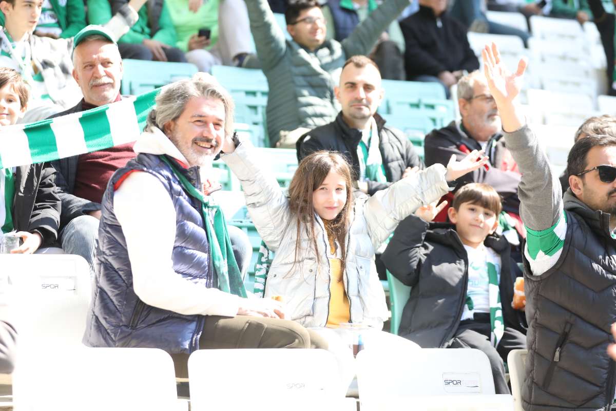 (FOTO GALERİ) Bursaspor-Kırşehir Belediyespor Maçından Taraftar Fotoğrafları