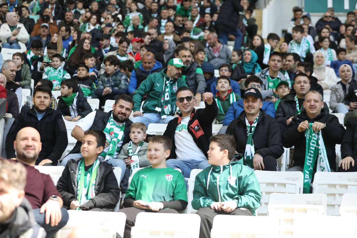 (FOTO GALERİ) Bursaspor-Kırşehir Belediyespor Maçından Taraftar Fotoğrafları