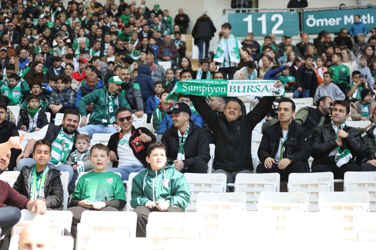 (FOTO GALERİ) Bursaspor-Kırşehir Belediyespor Maçından Taraftar Fotoğrafları