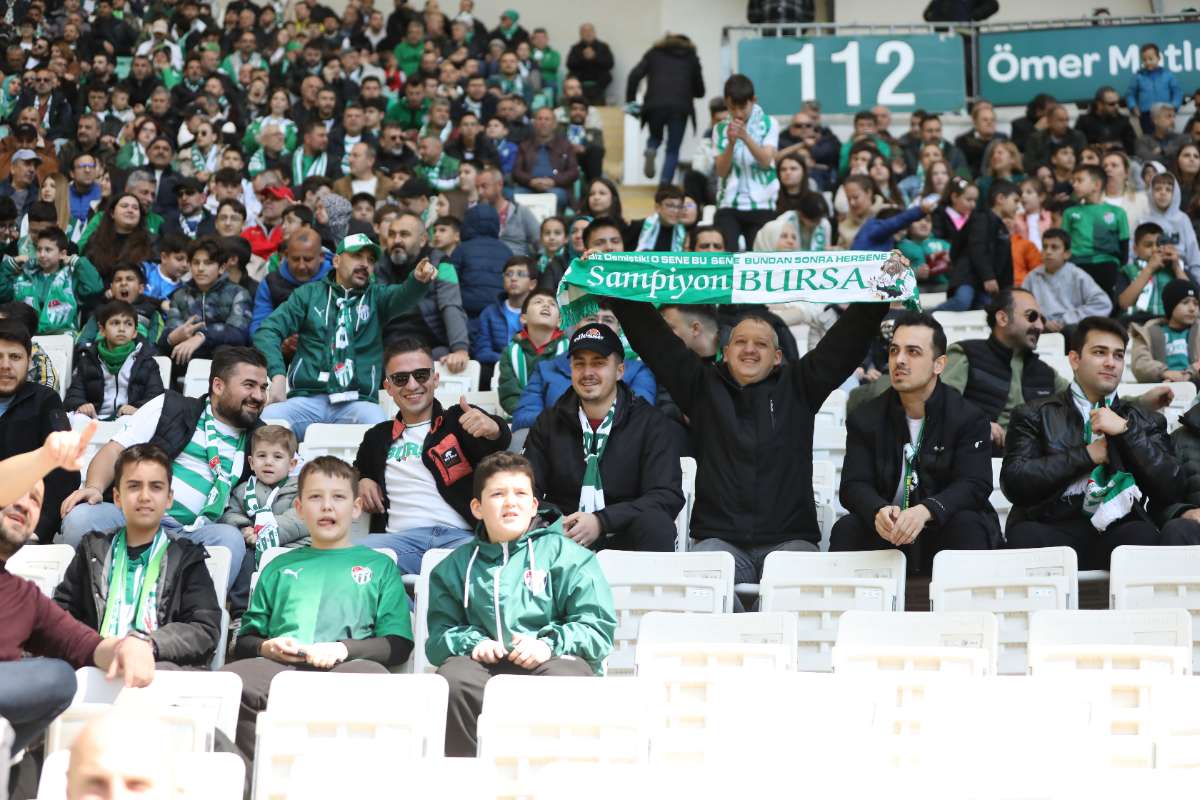 (FOTO GALERİ) Bursaspor-Kırşehir Belediyespor Maçından Taraftar Fotoğrafları