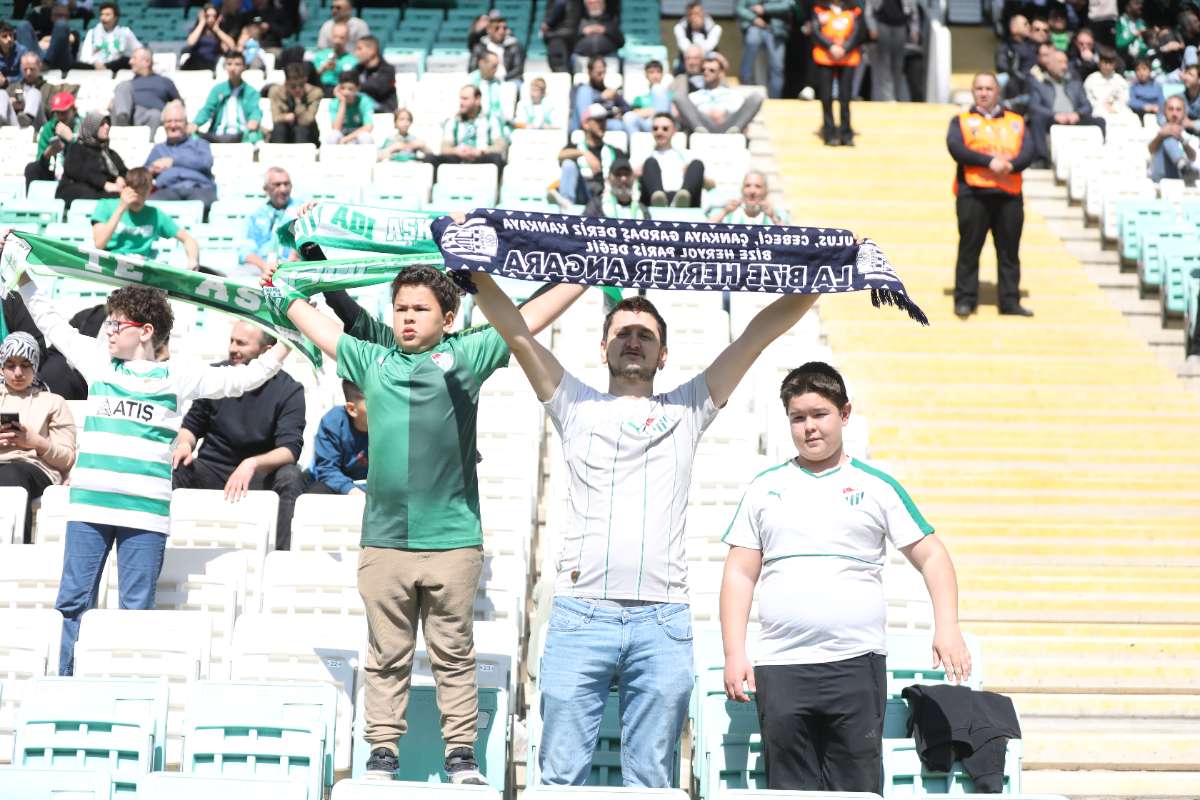(FOTO GALERİ) Bursaspor-Kırşehir Belediyespor Maçından Taraftar Fotoğrafları
