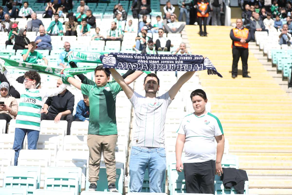 (FOTO GALERİ) Bursaspor-Kırşehir Belediyespor Maçından Taraftar Fotoğrafları