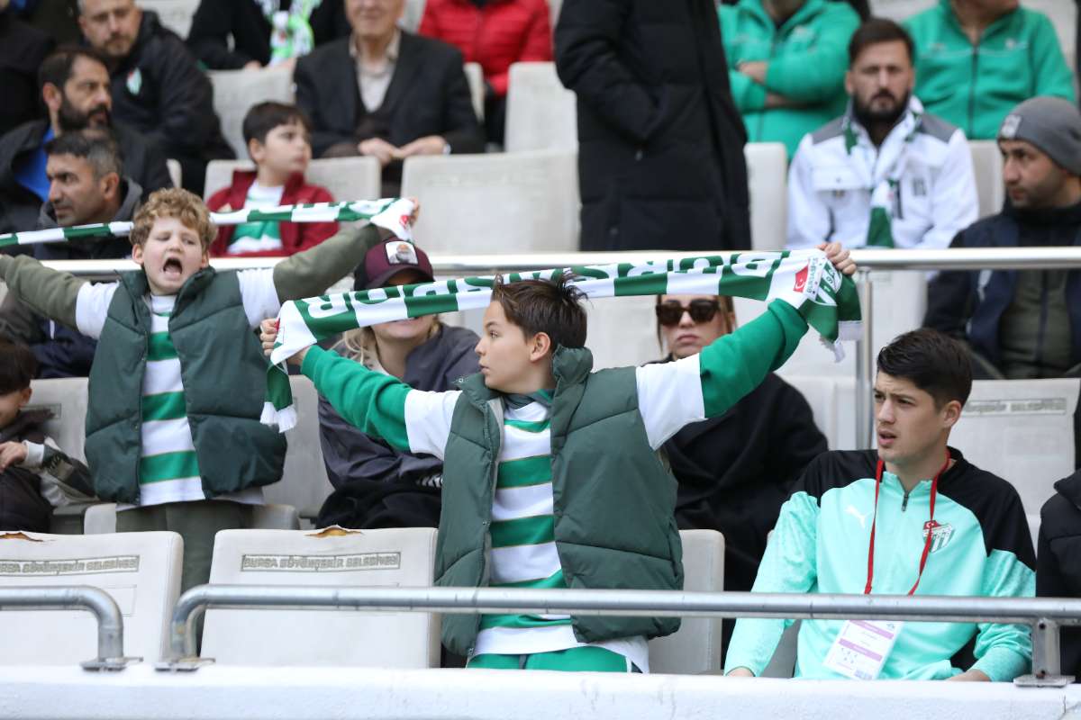 (FOTO GALERİ) Bursaspor-Kırşehir Belediyespor Maçından Taraftar Fotoğrafları