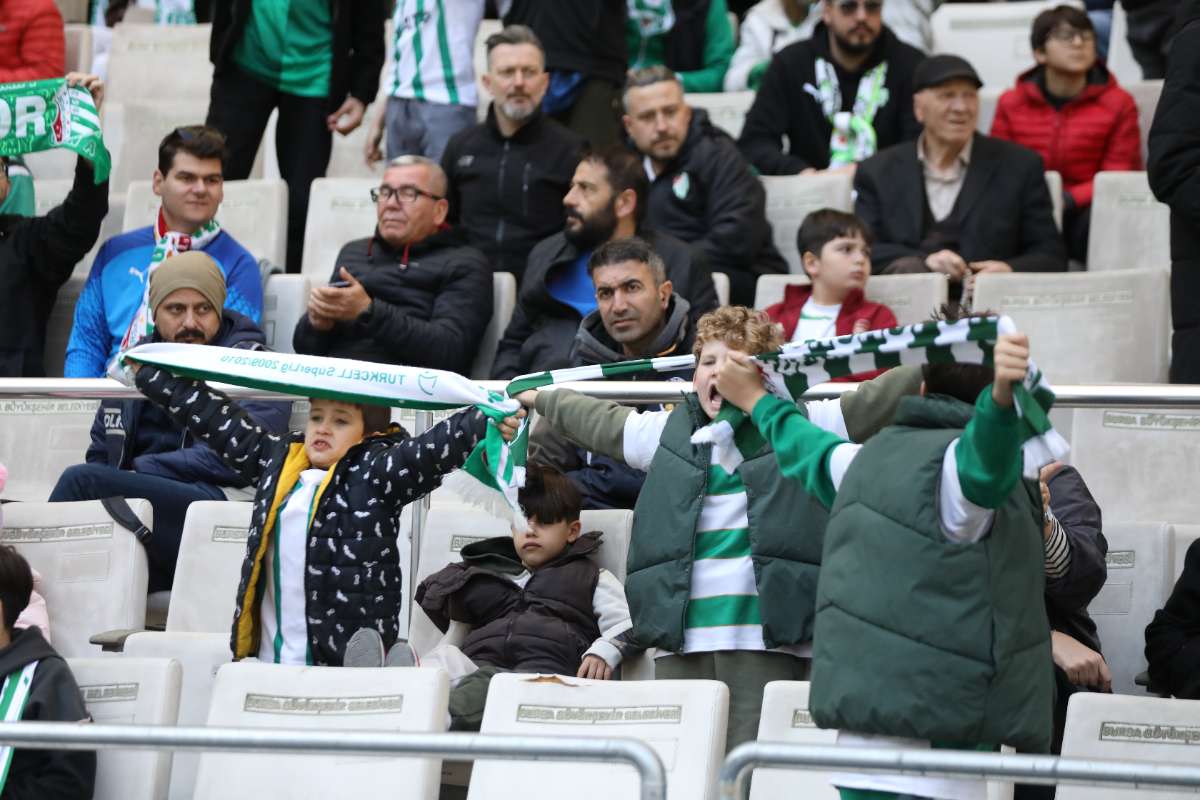 (FOTO GALERİ) Bursaspor-Kırşehir Belediyespor Maçından Taraftar Fotoğrafları