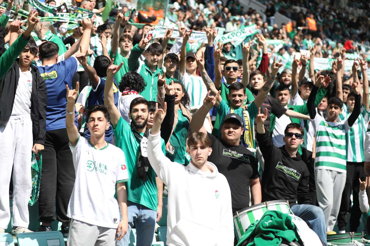 (FOTO GALERİ) Bursaspor-Kırşehir Belediyespor Maçından Taraftar Fotoğrafları