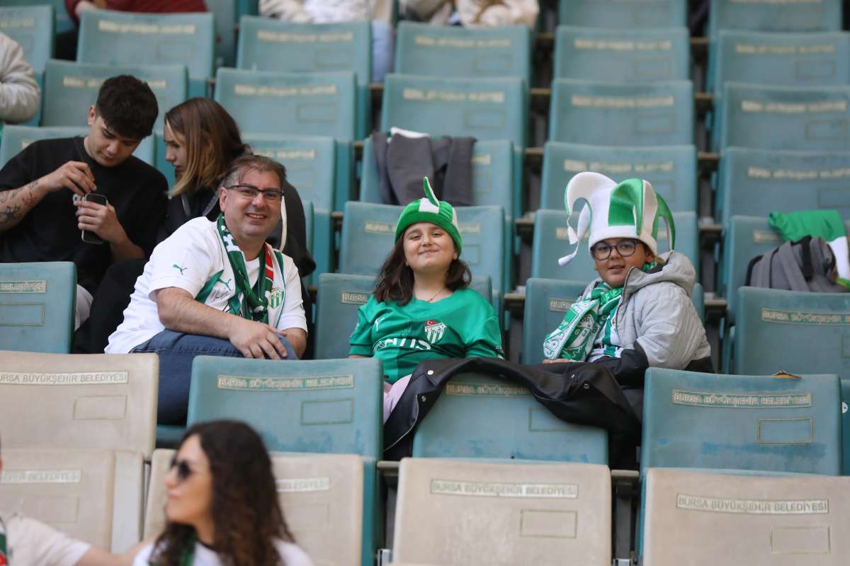 (FOTO GALERİ) Bursaspor-Kırşehir Belediyespor Maçından Taraftar Fotoğrafları