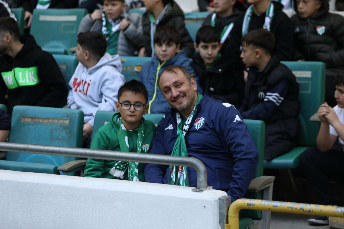 (FOTO GALERİ) Bursaspor-Kırşehir Belediyespor Maçından Taraftar Fotoğrafları
