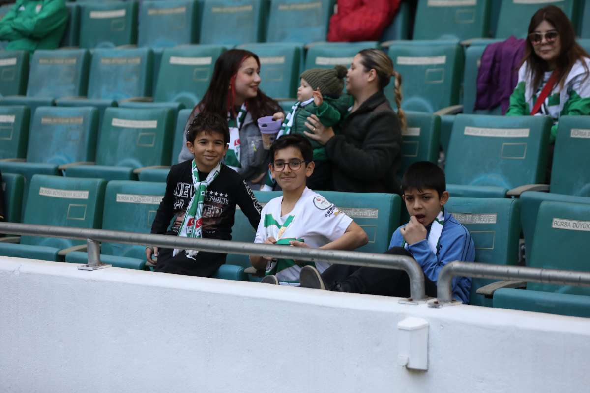 (FOTO GALERİ) Bursaspor-Kırşehir Belediyespor Maçından Taraftar Fotoğrafları