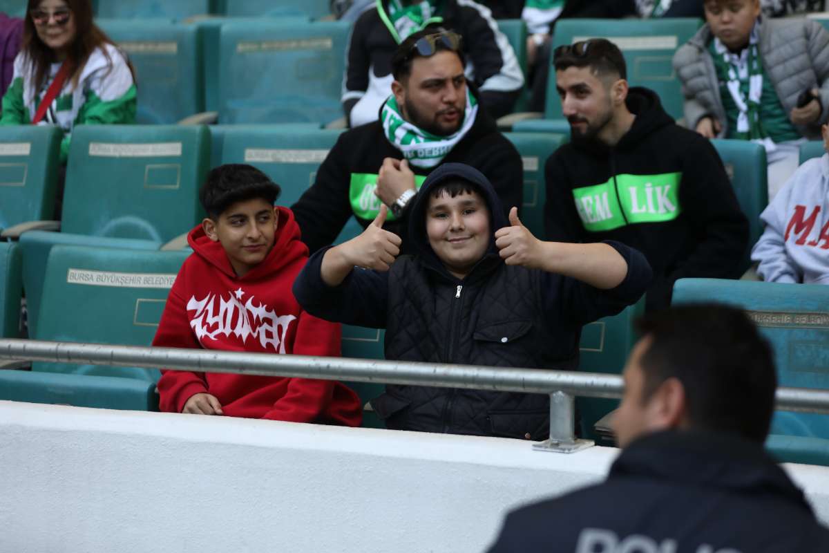 (FOTO GALERİ) Bursaspor-Kırşehir Belediyespor Maçından Taraftar Fotoğrafları
