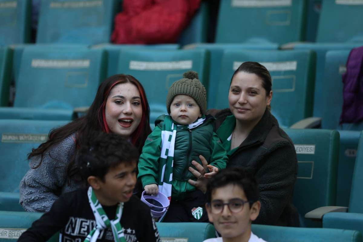 (FOTO GALERİ) Bursaspor-Kırşehir Belediyespor Maçından Taraftar Fotoğrafları